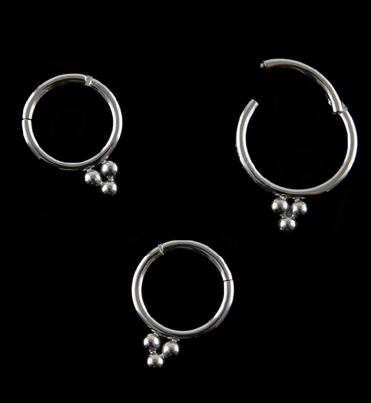 High-end women's rings-Triple Bead Hinged Segment Ring