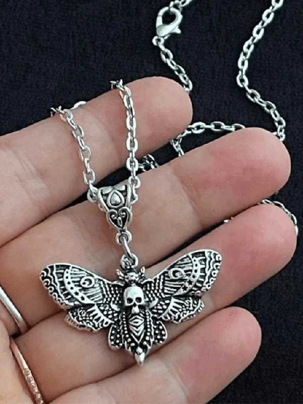 Women's zodiac necklaces-Silver Moth Skull Pendant Necklace