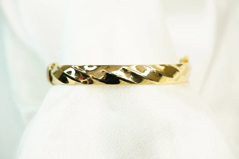 Women's unique bangles-14k Plane with Diagonal Lines Bangle Bracelet